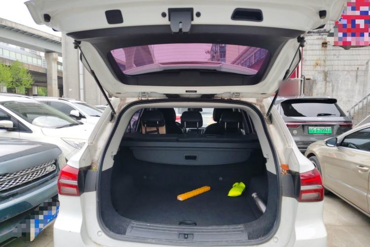 Used Roewe RX5 2018 20T Two-Wheel Drive Automatic Flagship Edition Trunk