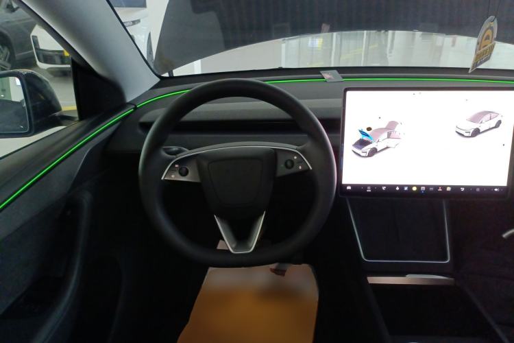 Used Tesla Model Y 2025 Long-Range All-Wheel-Drive Version