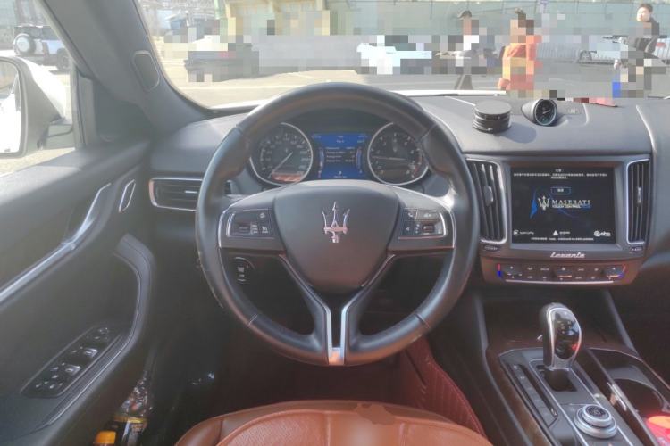 Used Maserati Levante 2018 3.0T Classic Edition Steering Wheel