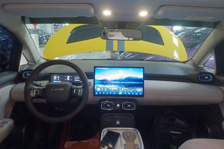 Used AION UT 2025 420 Prestige Edition Center Console