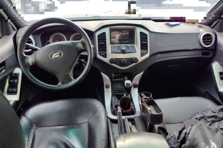 Used Foday Lion F16 2017 2.8T Diesel Two-Wheel-Drive Advanced Version China V Emission Standard Long Body 4B28V16 Center Console