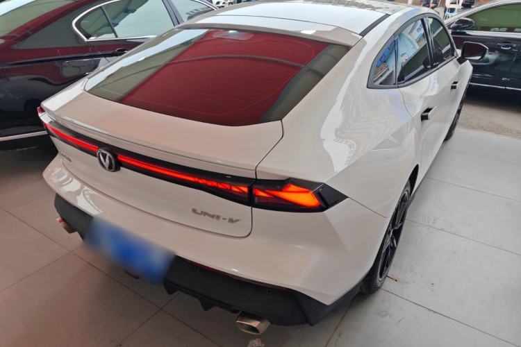 Used Changan UNI-V 2024 1.5T High-Energy Version
