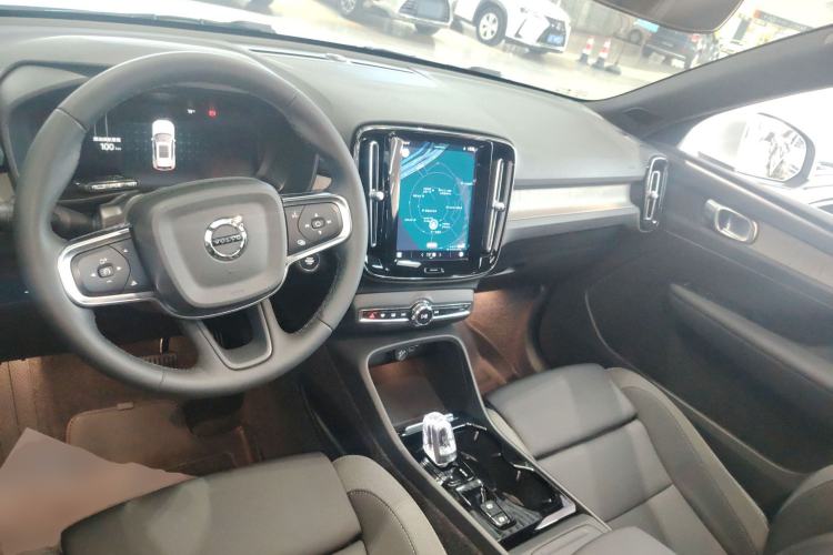 Used Volvo XC40 2023 B3 Zhiyuan Luxury Edition Center Console