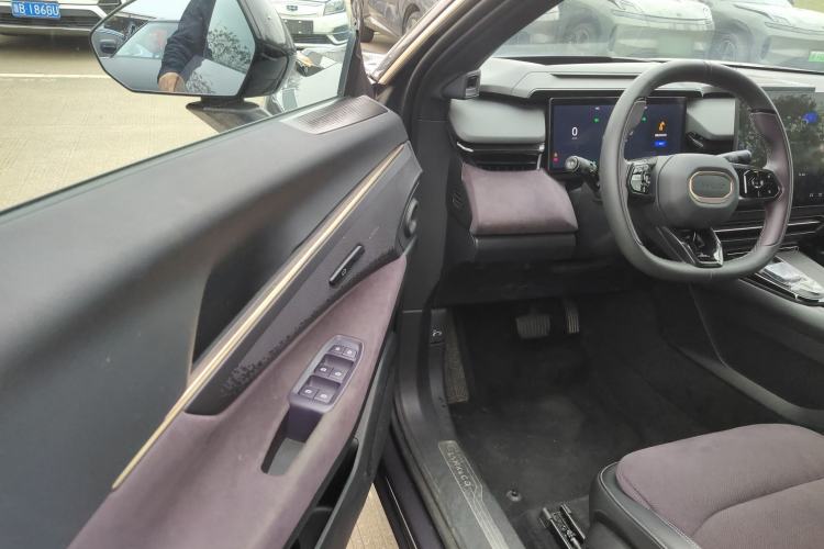 Used Lynk & Co 08 EM-P 2023 220 km Limited-Time Edition Driver Seat