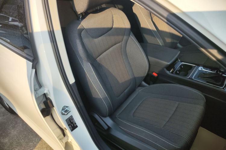 Used Bestune B70 2022 Third Generation 1.5T Automatic Enjoyment Version Right Front Seat