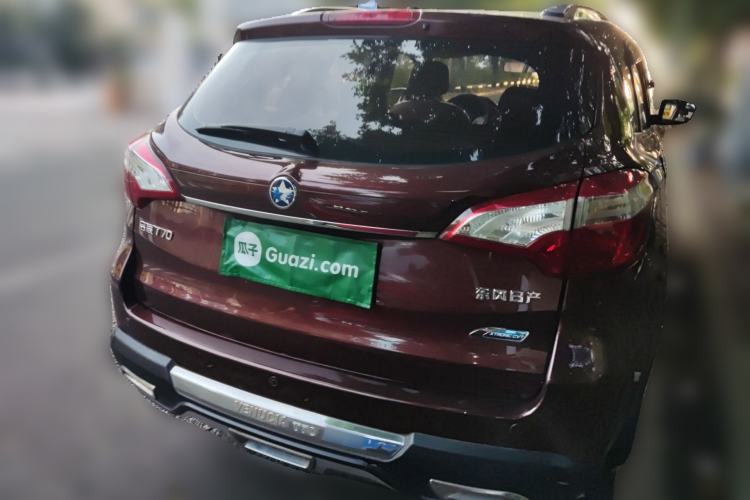 Used Venucia T70 2015 2.0L CVT Smart Choice Edition
