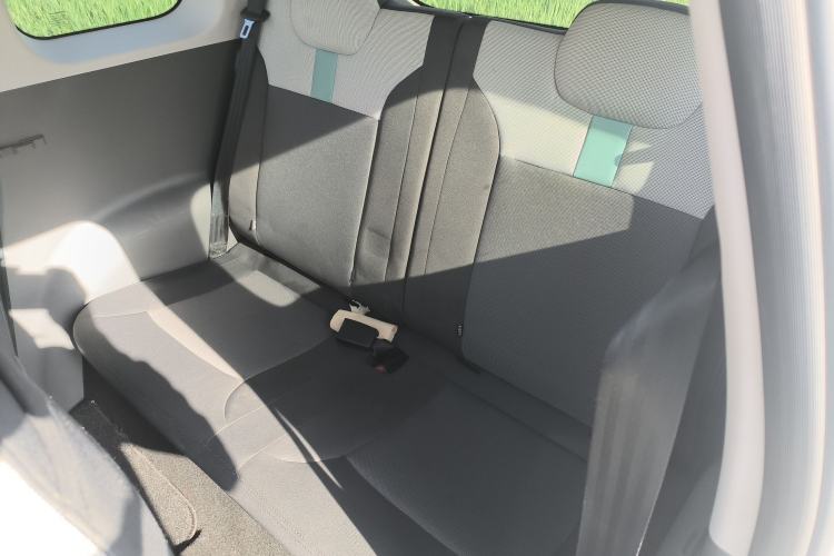 Used CHANGAN NEVO Lumin 2022 155 km – Refreshingly Sweet Edition Left Rear Seat