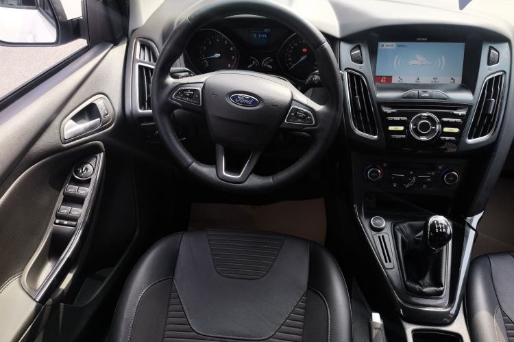 Used Ford Focus 2017 Hatchback 1.6L Manual Fashion Edition SmartDrive Version
