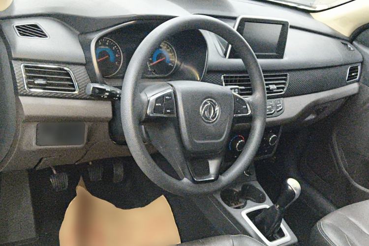 Used Dongfeng Fengon 330 2019 1.5L 330S Manual Comfort Version China VI Standard
