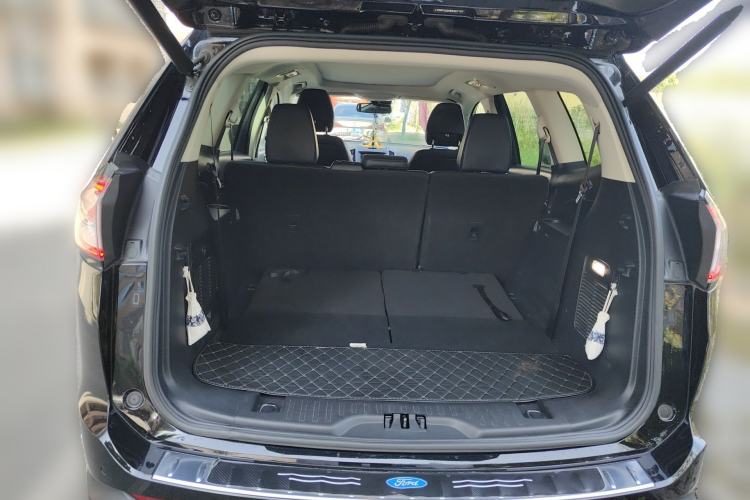 Used Ford Edge 2018 EcoBoost 245 Two-Wheel-Drive Titanium 7-Seater China VI Standard
