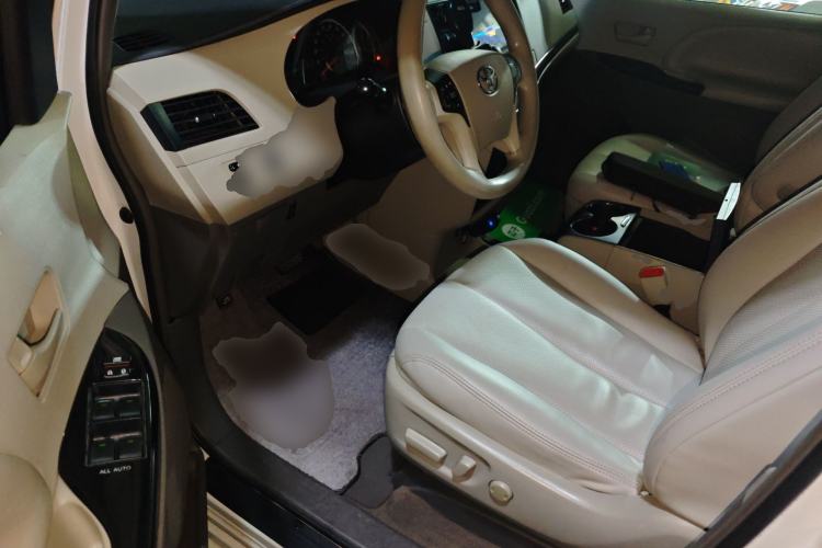 Used Toyota SIENNA 2014 3.5L Sienna LE Two-Wheel-Drive Version
