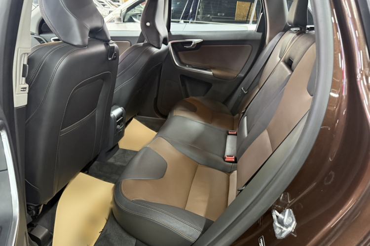 Used Volvo XC60 2017 T5 AWD Smart Upgrade Edition
