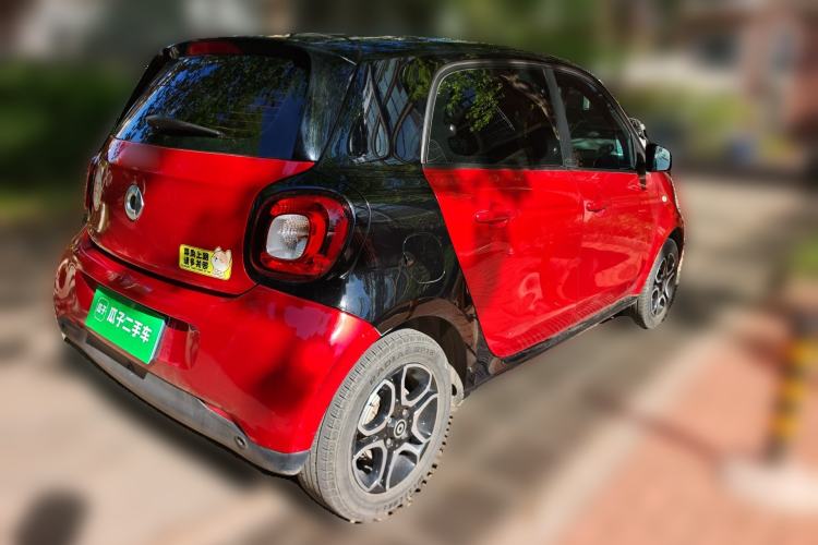 Used smart forfour 2016 0.9T 66 kW Pioneer Edition Rear Right 45 Deg