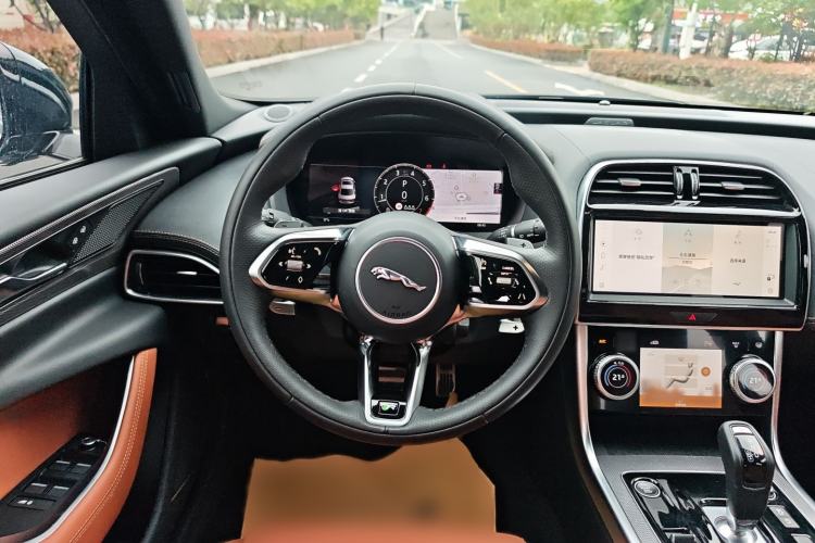 Used Jaguar XEL 2023 2.0T 250 PS R-DYNAMIC S Advanced Sport Edition Steering Wheel