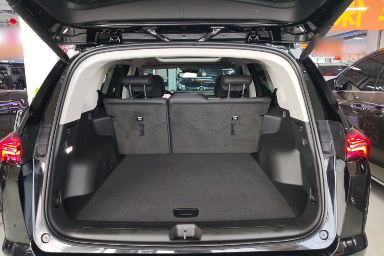 Used Buick Envision 2025 Encore Plus 28T All-Wheel-Drive Platinum Edition Trunk