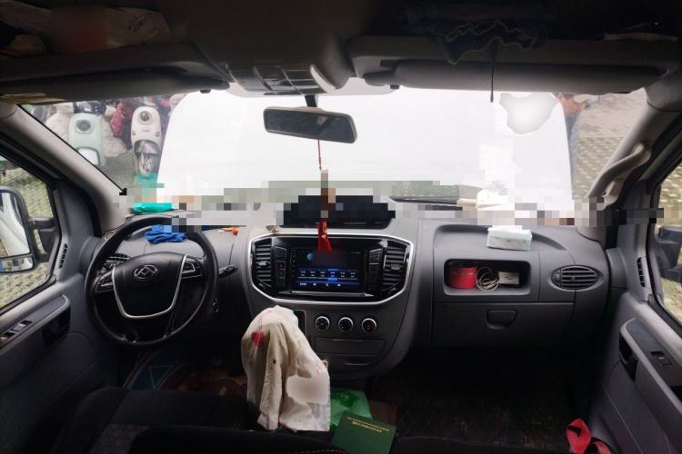 Used SAIC MAXUS Xintu V80 2019 2.5T Classic Edition 6-Speed Manual – Aoyuntong Short Wheelbase Mid-Height Design 5/6 Seats