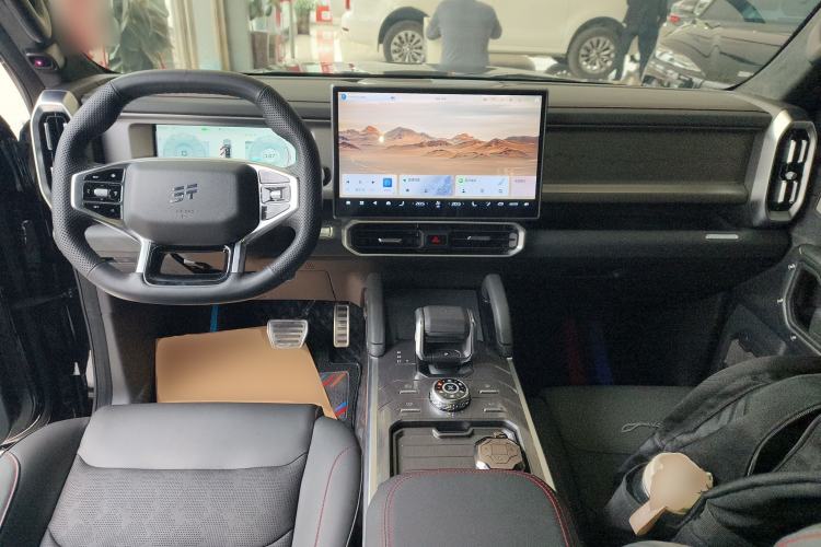 Used JETOUR Traveler 2023 2.0T All-Wheel Drive CrossPRO+ Center Console