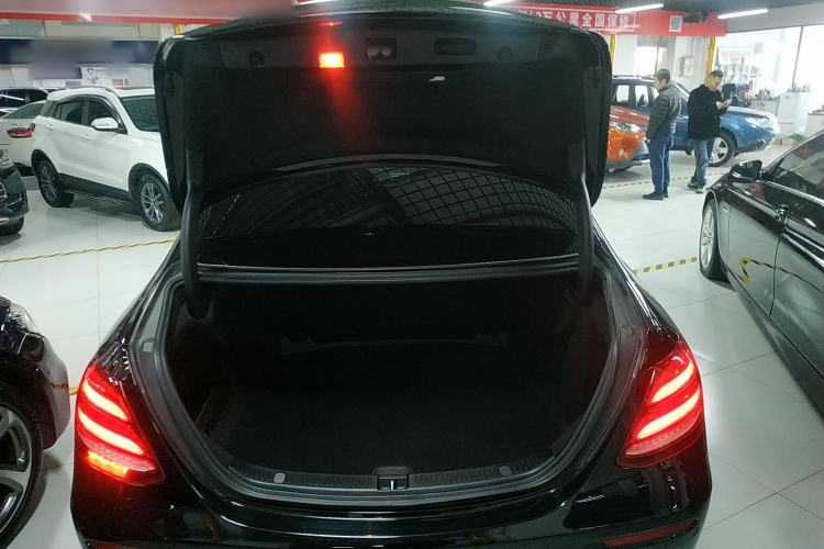 Used Mercedes-Benz E-Class 2018 Facelift E 200 L Sport 4MATIC
