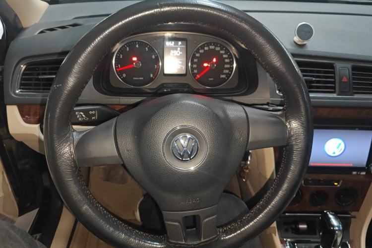 Used Volkswagen Lavida 2013 Revised Version 1.4 TSI DSG Comfort Edition