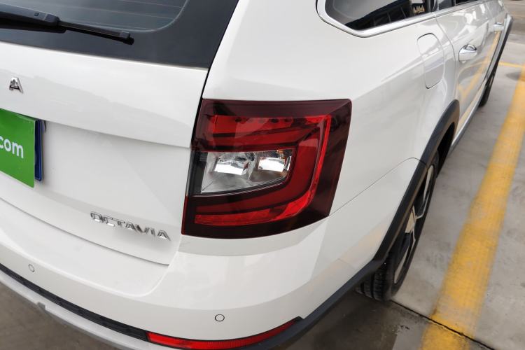 Used Skoda Octavia 2019 TSI280 DSG Luxury Edition Station Wagon China VI Standard