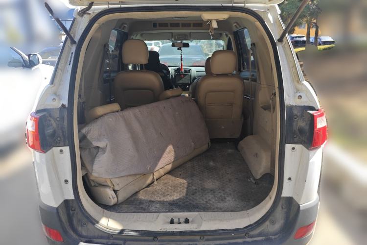 Used Dongfeng Fengon 370 2016 1.5L Manual Standard Edition SFG15-02 7 Seats Trunk