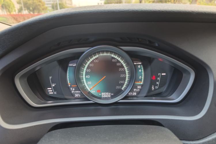 Used Volvo V40 2018 T3 Zhiya Edition
