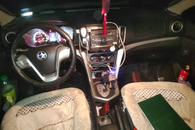 Used Venucia T70 2015 2.0L CVT Smart Choice Edition