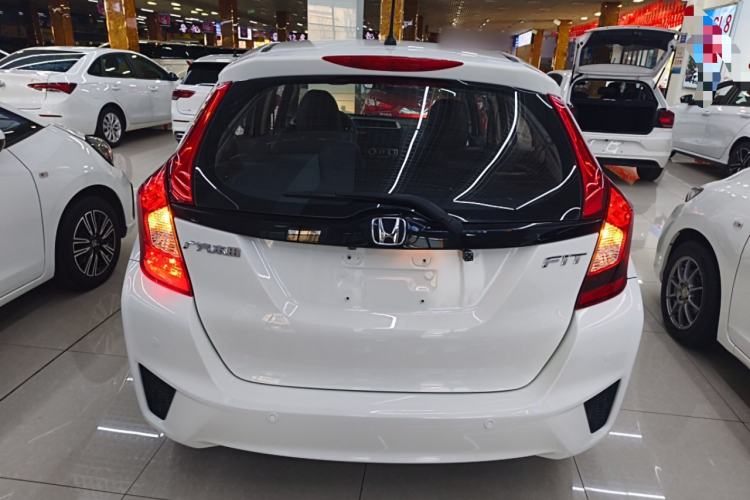 Used Honda Fit 2016 1.5L SE CVT Fashion Model Rear
