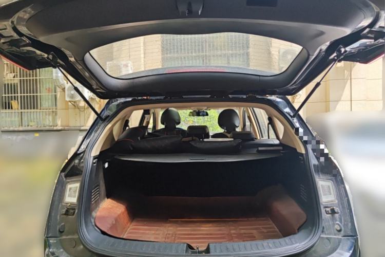 Used Baojun 560 2015 1.8L manual luxury version Trunk