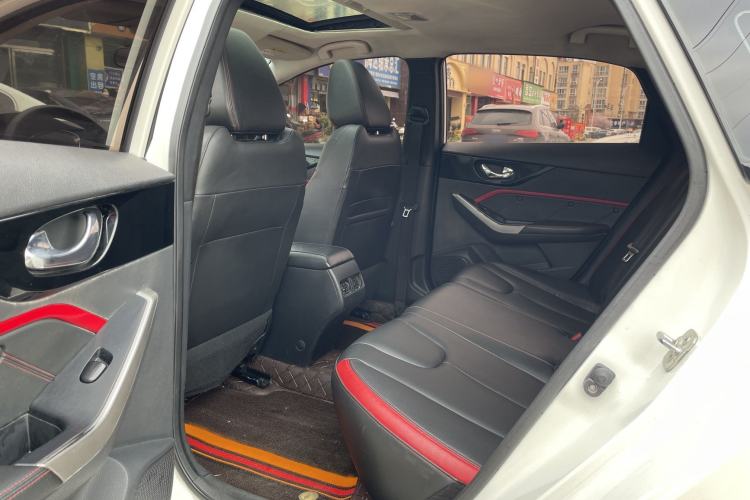 Used Venucia D60 2018 1.6L Manual Smart Connect Elite Edition
