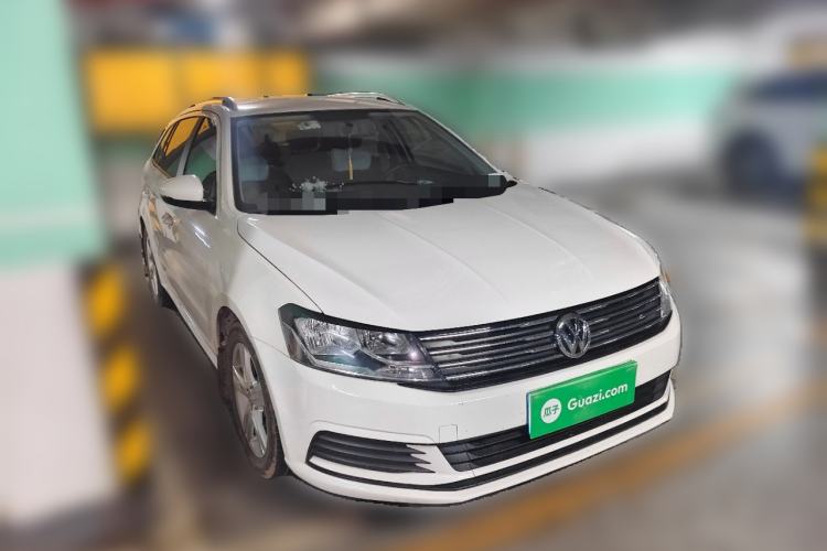 Used Volkswagen Gran Lavida 2017 1.6L Automatic Fashion Edition Front Right 45 Deg