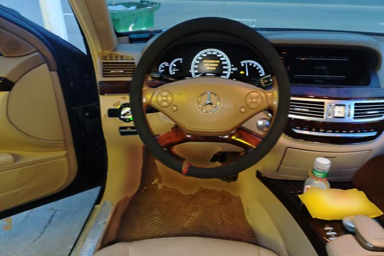 Used Mercedes-Benz S-Class 2010 S 300 L Luxury Model Steering Wheel