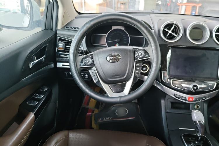 Used BYD S7 2017 2.0T Automatic Prestige Edition Steering Wheel