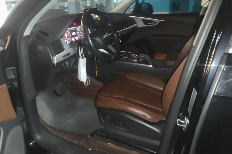 Used Audi Q7 2018 40 TFSI Comfort Model