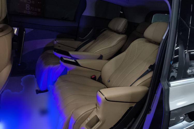 Used Denza D9 2022 DM-i 970 Four-Wheel Drive Prestige Model
