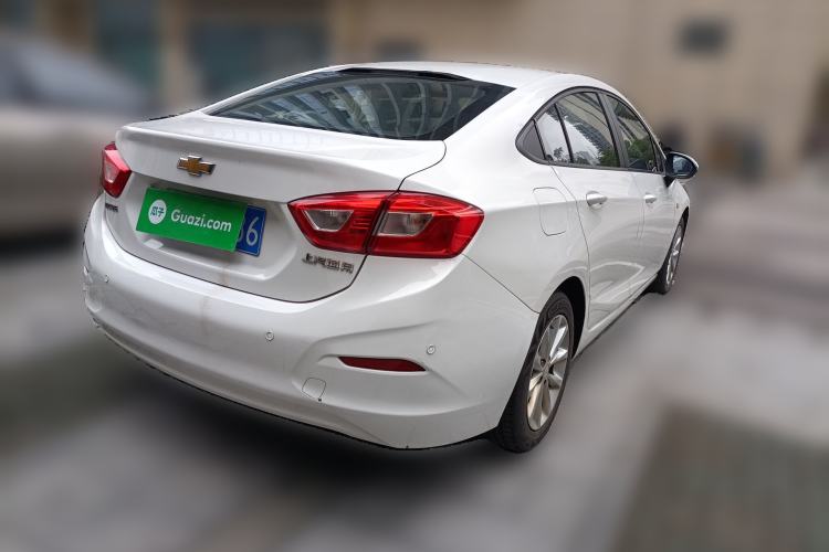 Used Chevrolet Cruze 2017 1.5L Automatic Pioneer Sunroof Edition
