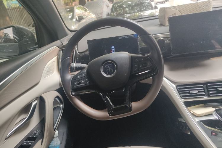 Used BYD Song Pro New Energy 2023 Champion Edition DM-i 71KM Navigation Model
