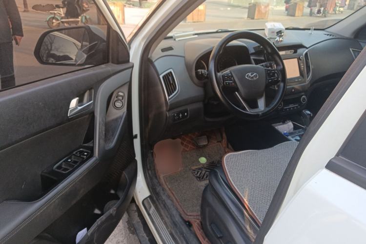 Used Hyundai ix25 2015 1.6L Automatic Two-Wheel-Drive Deluxe DLX Model