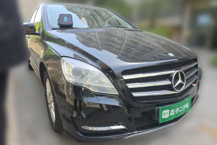 Used Mercedes-Benz R-Class 2011 R 350 L 4MATIC Front Right 45 Deg