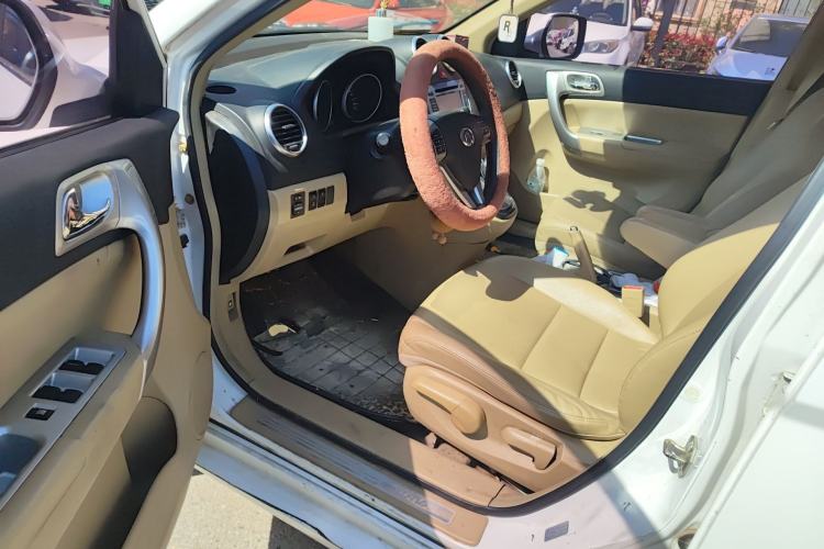 Used Haval H6 2013 Upgraded Model 2.4L Automatic Two-Wheel Drive Elite Version Driver Seat