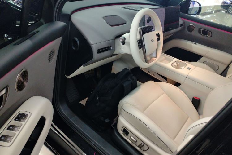 Used Li Auto i6 2025 Model Four-Wheel-Drive Standard Type Driver Seat