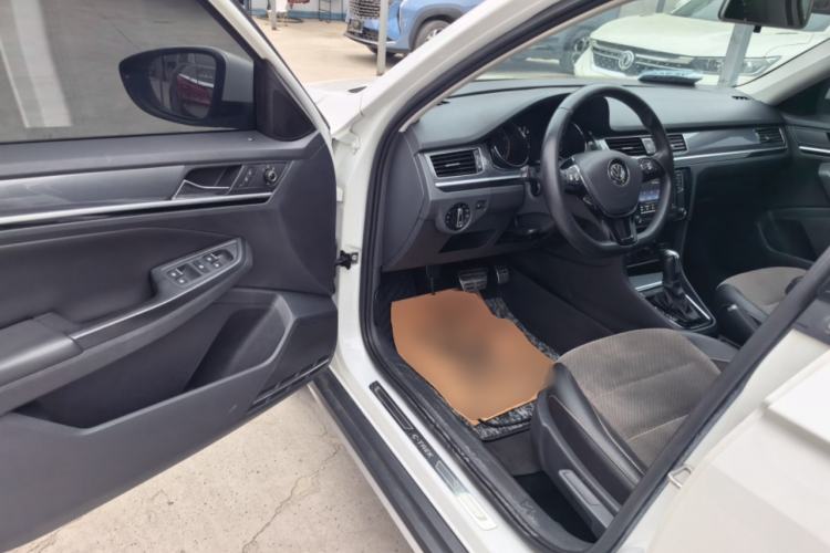 Used Volkswagen C-TREK 2020 1.5L Automatic Comfort Model Driver Seat