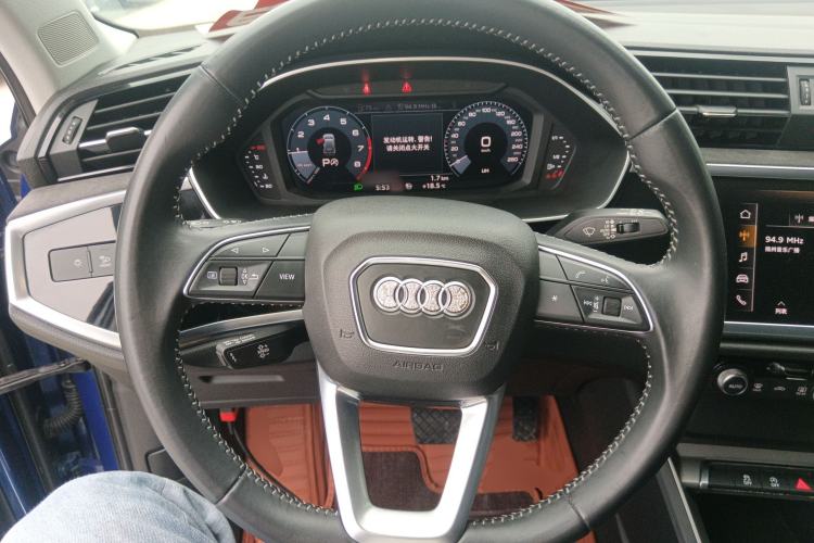 Used Audi Q3 2019 35 TFSI Advanced Dynamic Edition Steering Wheel