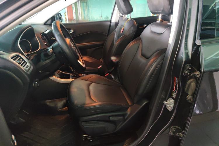 Used Jeep Compass 2017 200T Automatic Family Edition
