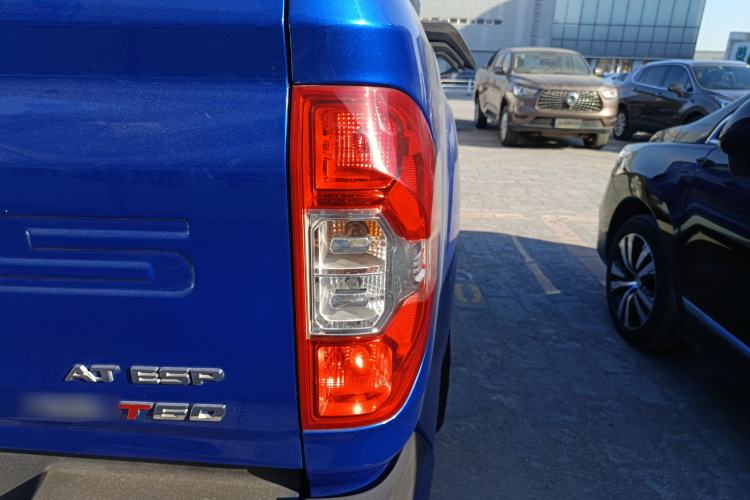 Used SAIC MAXUS T60 2017 2.0T Gasoline Automatic Two-Wheel Drive High-Ride Elite Standard Cabin
