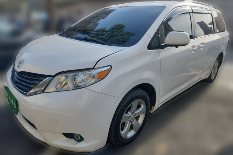 Used Toyota SIENNA 2011 2.7L Two-Wheel-Drive Automatic Trim