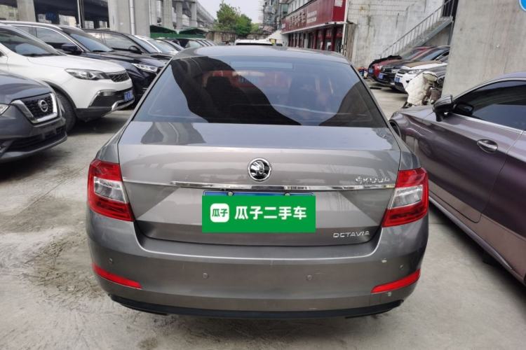 Used Skoda Octavia 2015 1.6L Manual Eado Edition