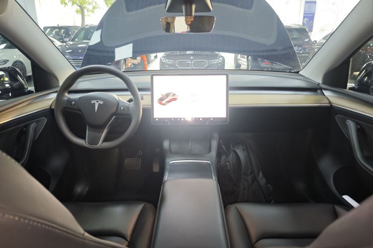 Used Tesla Model Y 2021 Long-Range All-Wheel-Drive Version 3D7
