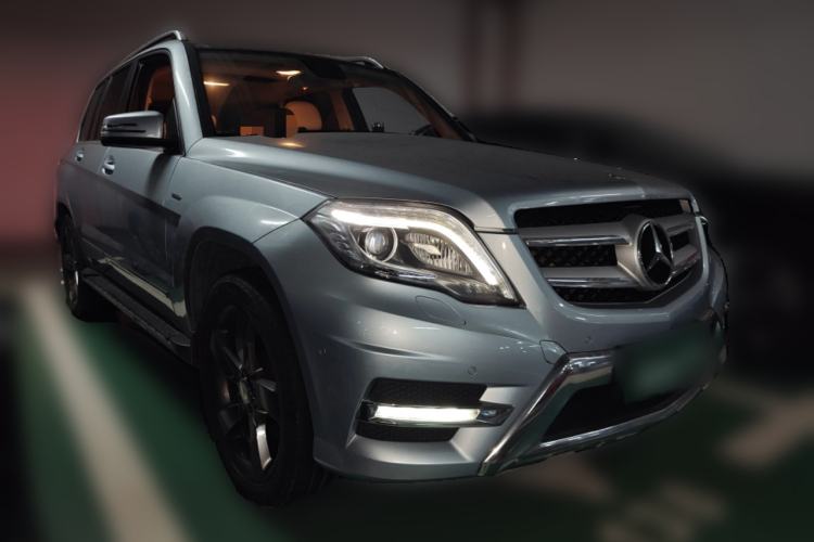 Used Mercedes-Benz GLK-Class 2015 GLK 260 4MATIC Fashion Edition Ultimate Version Front Right 45 Deg