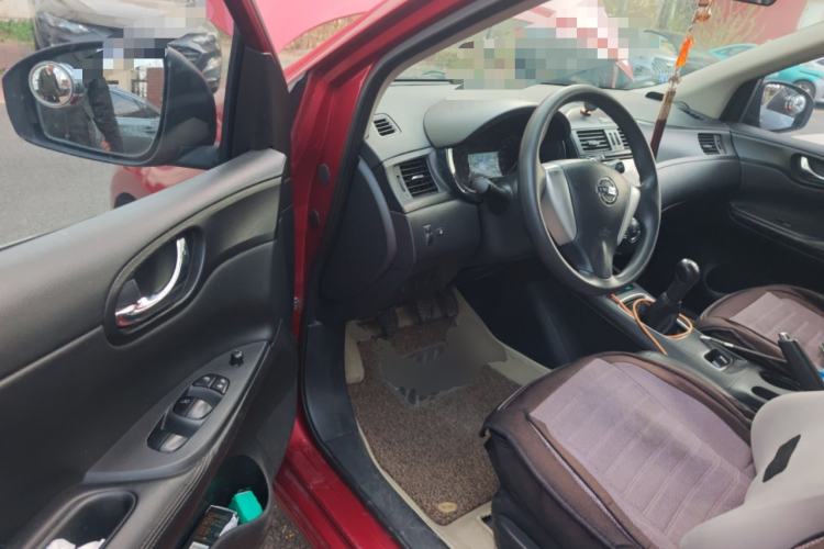 Used Nissan Tiida 2011 1.6L Manual Smart Version Driver Seat